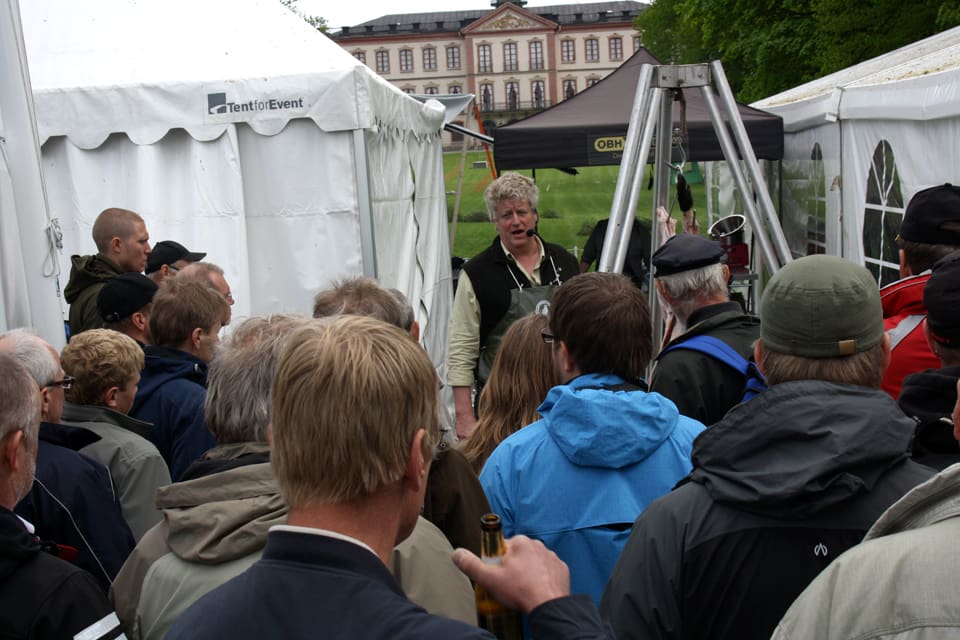 Sveriges största jaktmässa vid Tullgarns slott den 21-23 maj ställs in på grund av coronakrisen och genomförs istället sista helgen i augusti om inte restriktioner sätter stopp även då.