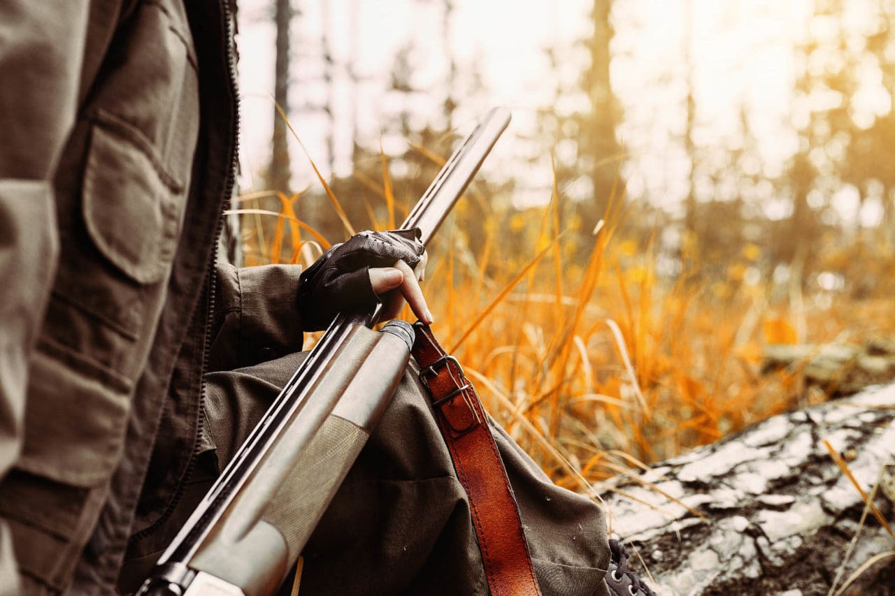 Hårdare regler för jägare och sportskyttar påverkar inte den kriminella vapenanvändningen, är budskapet i ett uttalande från Jägarnas Riksförbund.