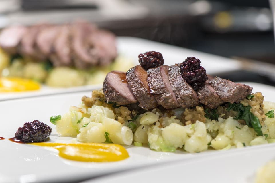 51 procent av de tyskar som äter viltkött gör det på restaurang.