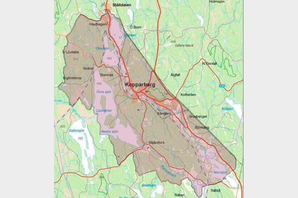 Länsstyrelsen i Örebro vägrar avbryta licensjakten på två vargar i det lilla jaktområdet för Kindlareviret bara för att det för närvarande endast är vargar från andra områden som rör sig inne i jaktzonen.