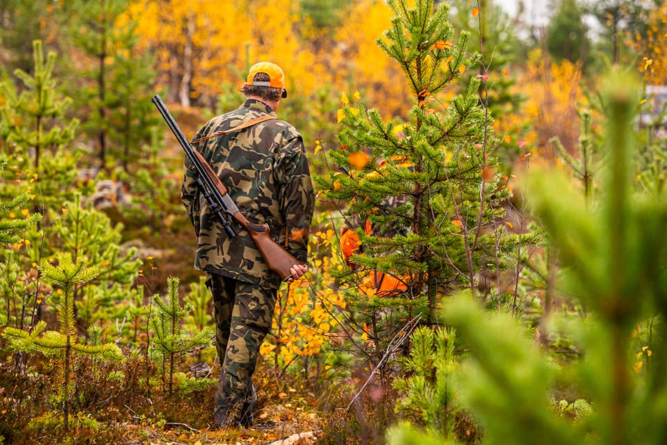 Jägarnas Riksförbund är oroliga för att den höga provavgiften ska bli ett hinder för en del av dem som i framtiden vill ta jägarexamen.