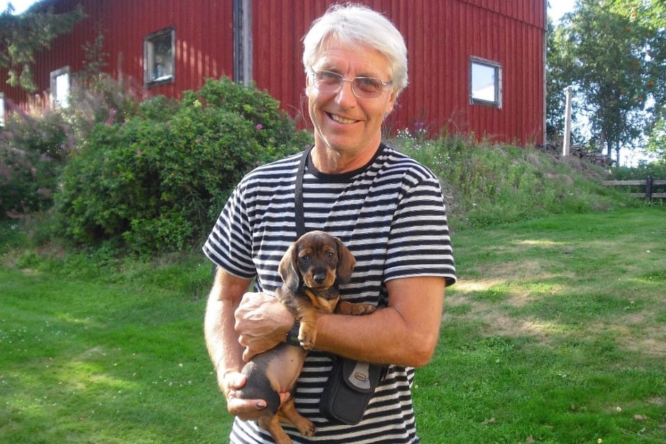 Jörgen Arnesson med Scilla som kommer från Tranås - Wahlbergets kennel. Nu hoppas paret på många fler jaktdagar tillsammans.