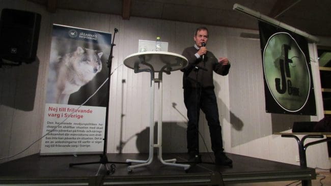 Karl Hedin på scen i Mullsjö.