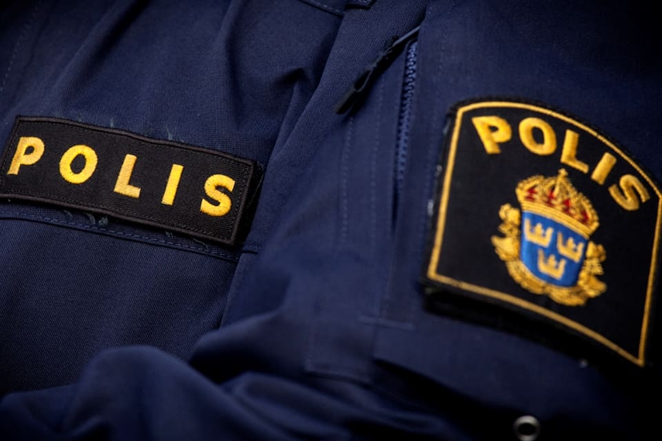 Det har snart gått en månad sedan branden och polisen har inga spår efter förövarna.