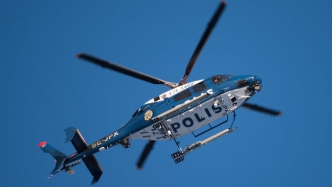 Det var med hjälp av helikopter som den försvunna mannen kunde återfinnas vandrande i terrängen.